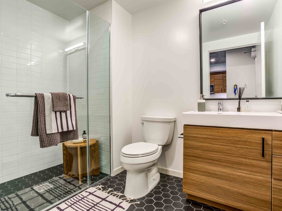 50 Jones Apartments San Francisco Bathroom